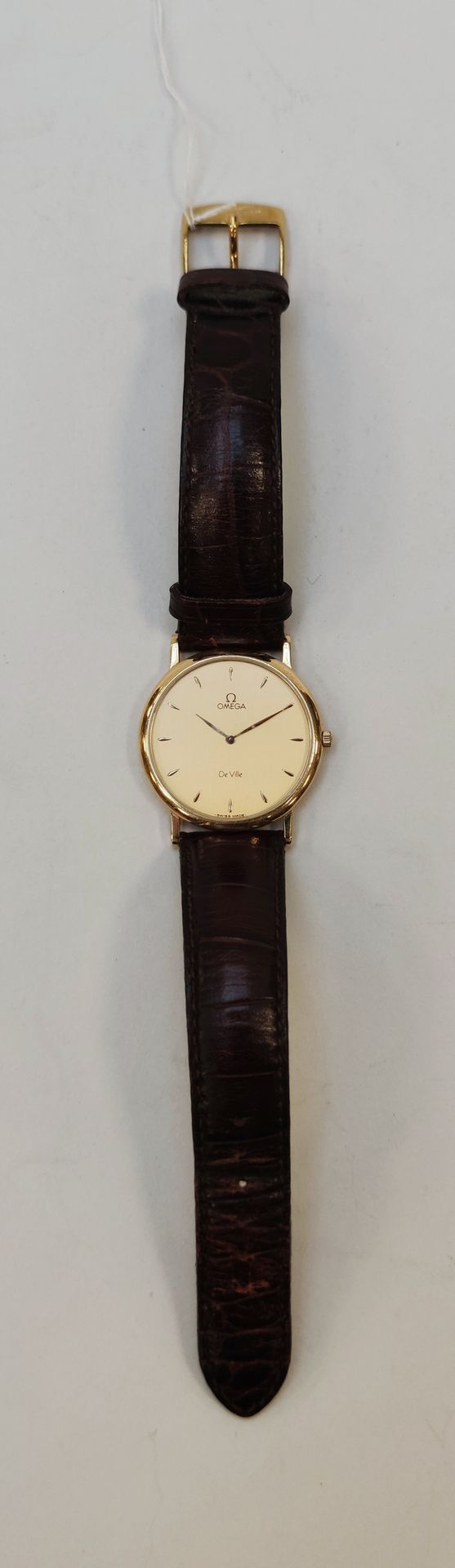 Null 
OMEGA . Men's wrist watch model De ville, round case in yellow gold 750 °/&hellip;