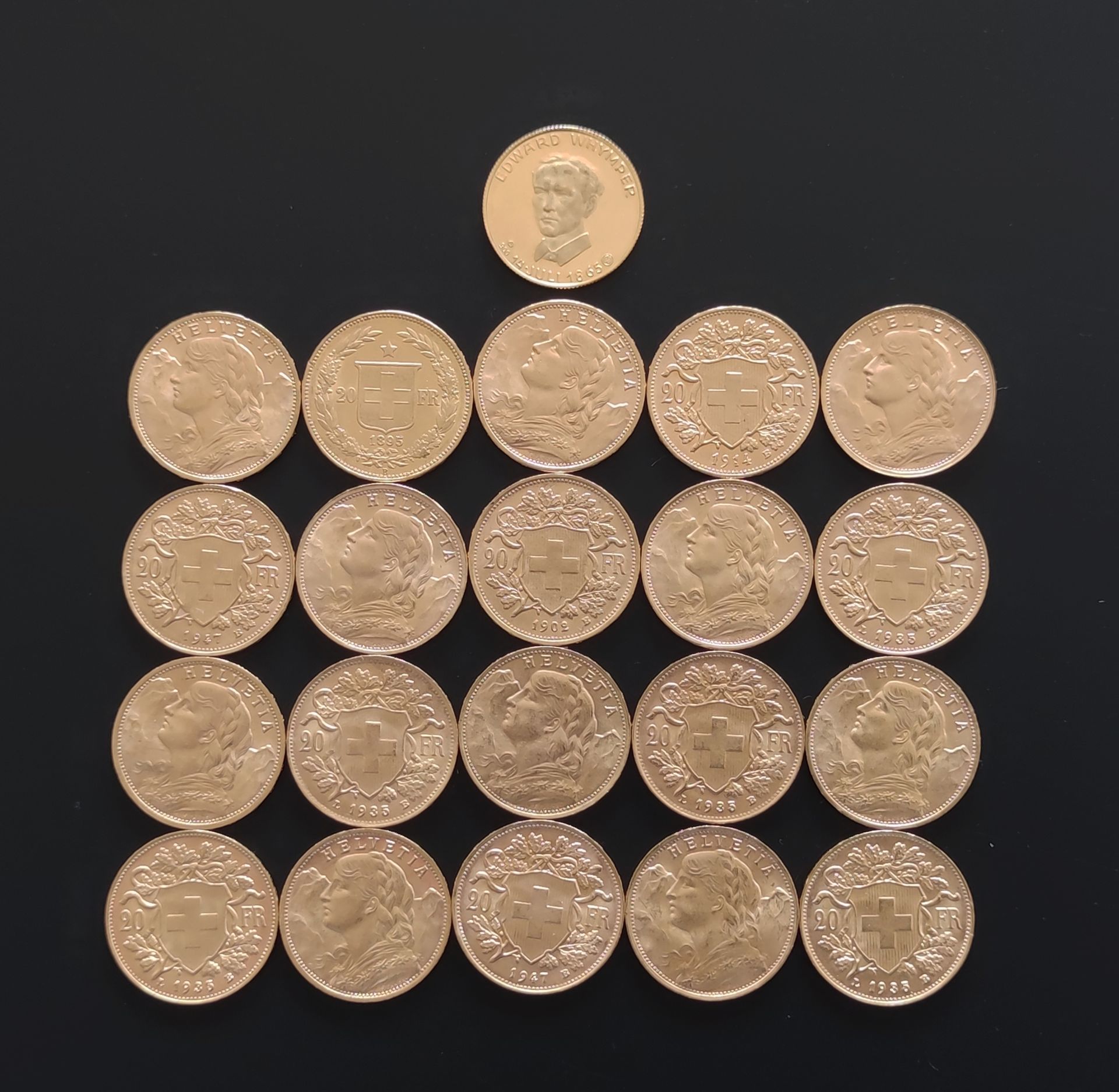 Null 
一套20枚瑞士20法郎金币

本拍品的销售费用：10%的增值税（+最终的数字费）。




在一个批次中，附有一枚小型纪念章