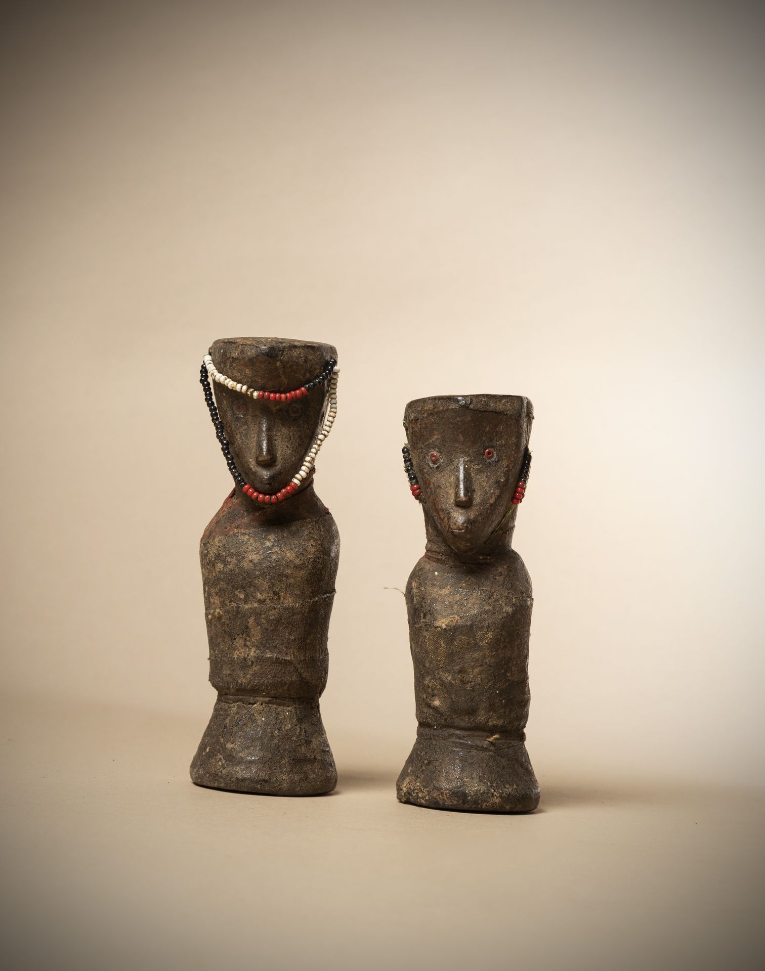 Null ZIGOUA (Tanzania)

Coppia di bambole di legno con corpi ricoperti di stoffa&hellip;
