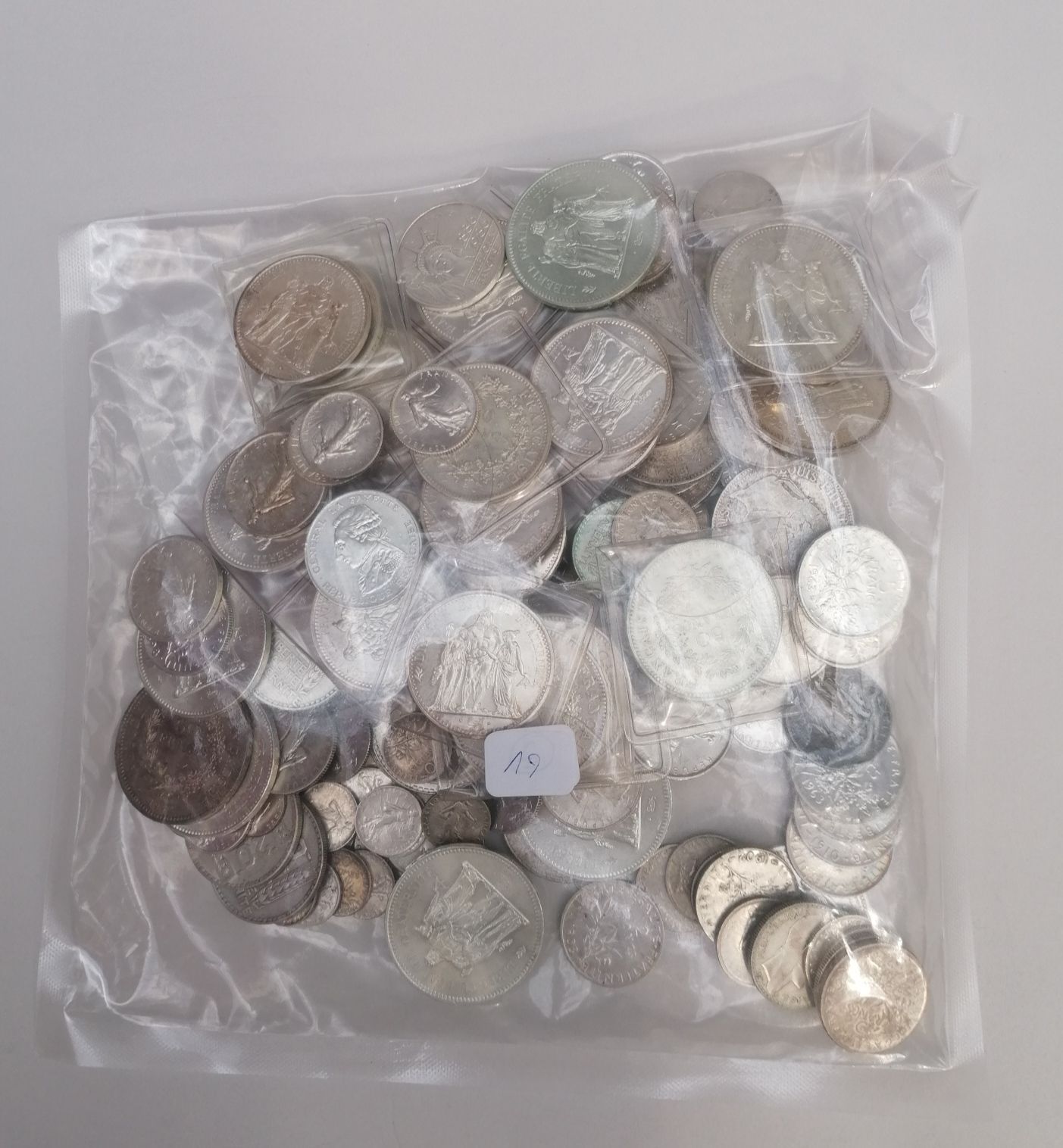 Null 
LOTE de 192 MONEDAS de plata Francia siglo 19/20 : 4x100 francos, 12x50 fr&hellip;