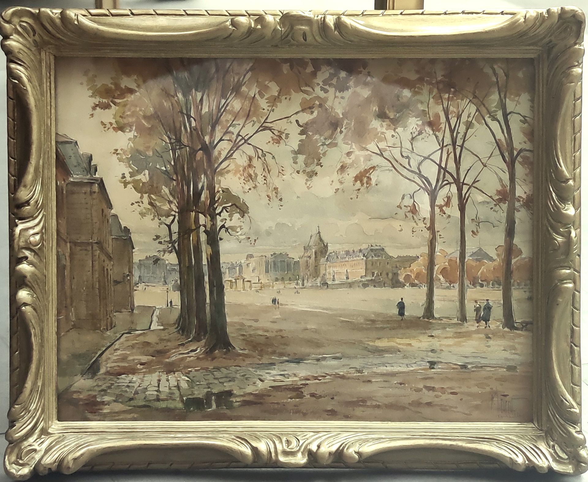 Null 
勒内-莱维德 (1872-1938)



凡尔赛宫的入口景观

右下角有签名的水彩画

见图：24 x 31厘米，带框