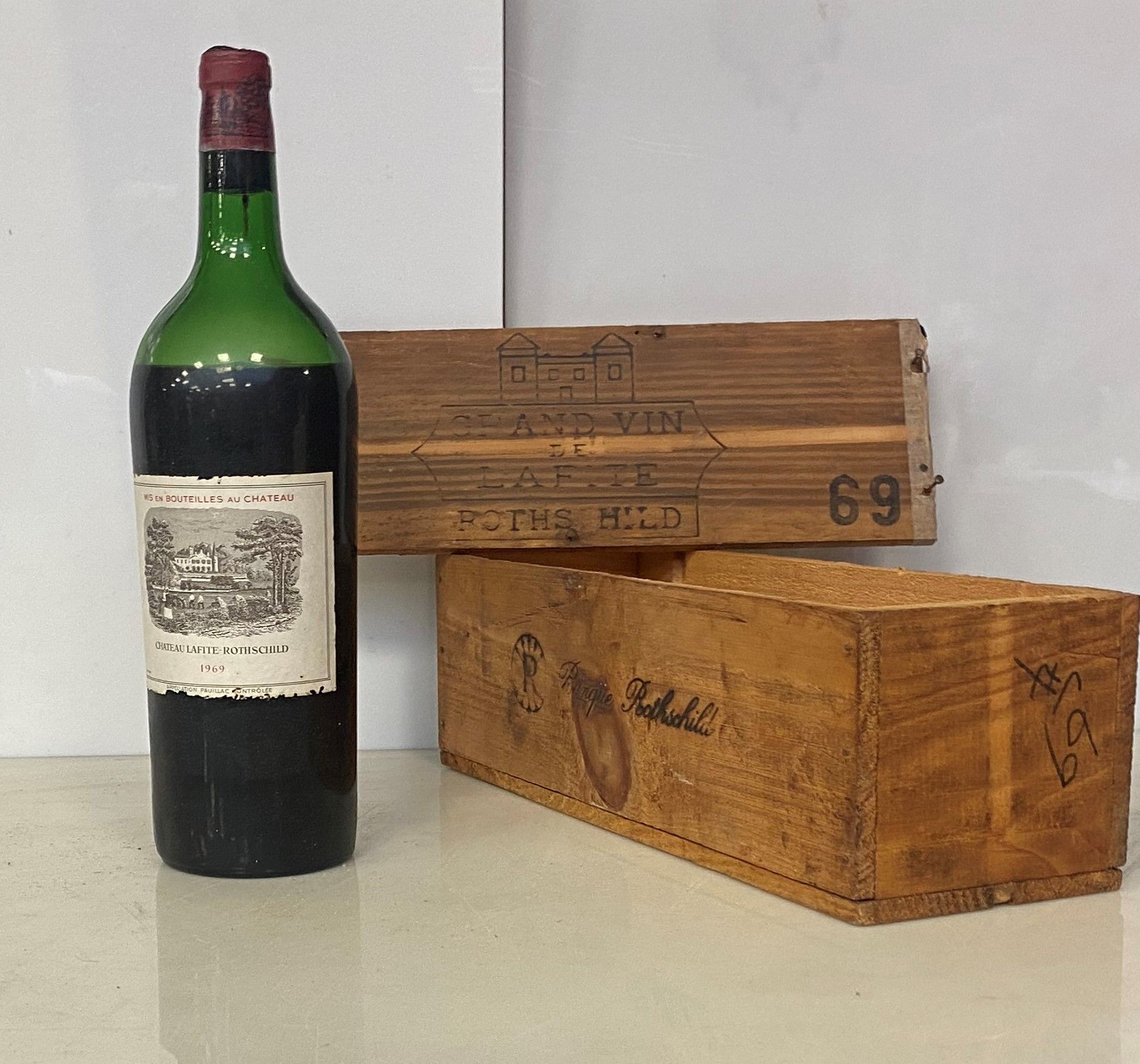 Null 1 MAG CHT LAFITE ROTHSCHILD 1969 (BAS EPAULE)