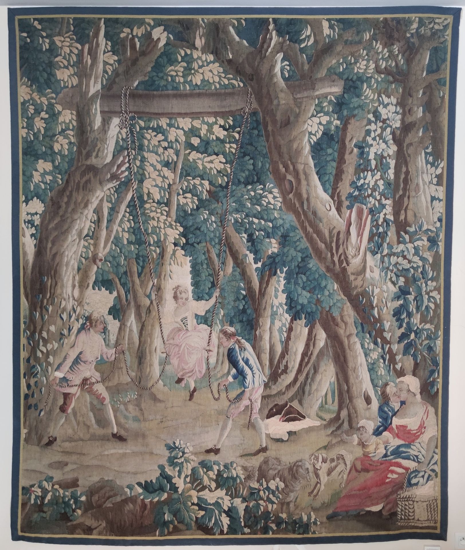 Null AUBUSSON fin du XVIIIe siècle "La balançoire" Fragment de tapisserie   240 &hellip;