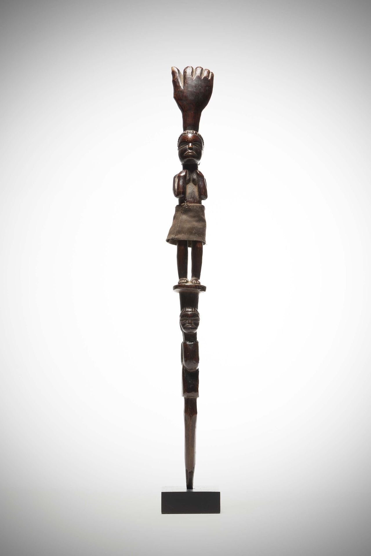 Null Tabwa

(DRC) Chief's scepter representing a hand with folded fingers, a sig&hellip;