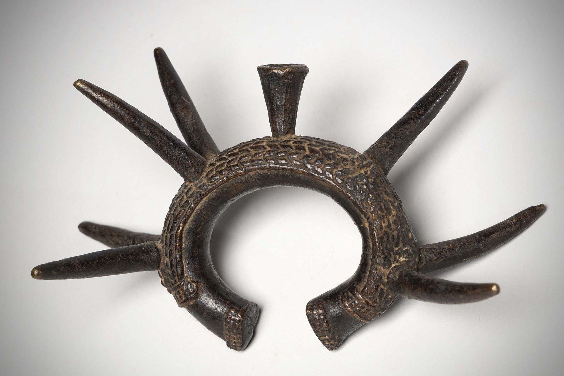 Null Bobo 

(Burkina Fso) Beau bracelet en bronze à cire perdue composé de 

sep&hellip;