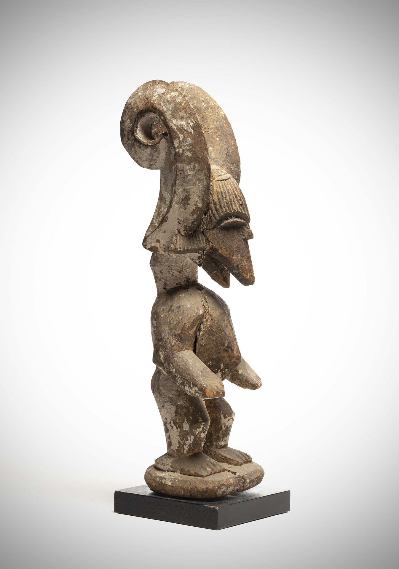 Null Ibo

(Nigéria) Statue anthropo-zoomorphe du culte "Ikenga" représentant un &hellip;