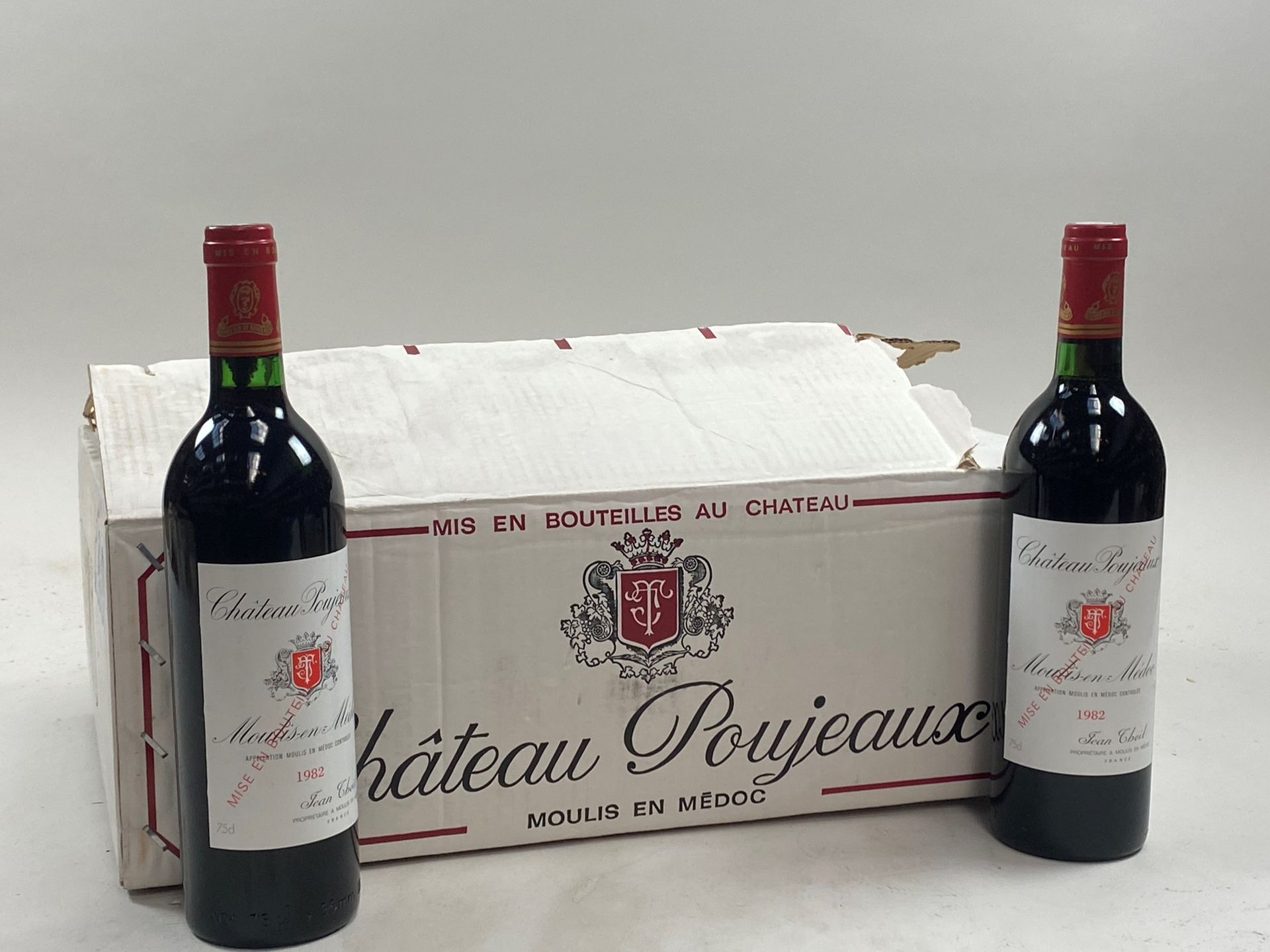 Null 12 bouteilles Château Poujeaux 1982 Moulis (carton d'origine)