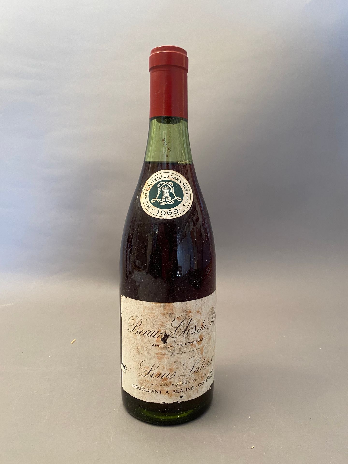 Null 1 bottle Corton Clos du Roi 1969 GC Dom Louis Latour (damaged label, 4 cm)