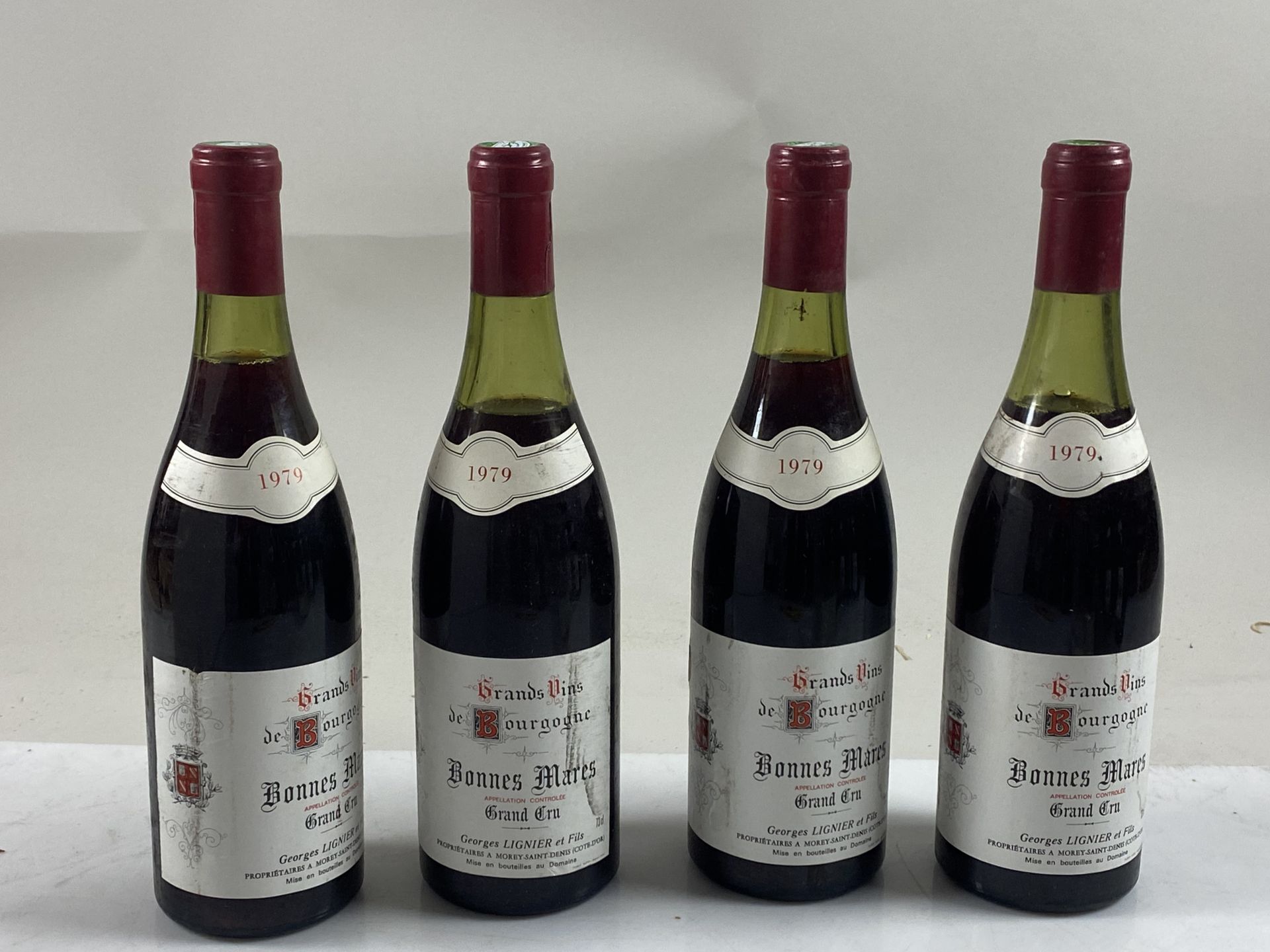 Null 4 bouteilles Bonnes-Mares 1979 GC Georges Lignier & Fils (2 à 5cm)