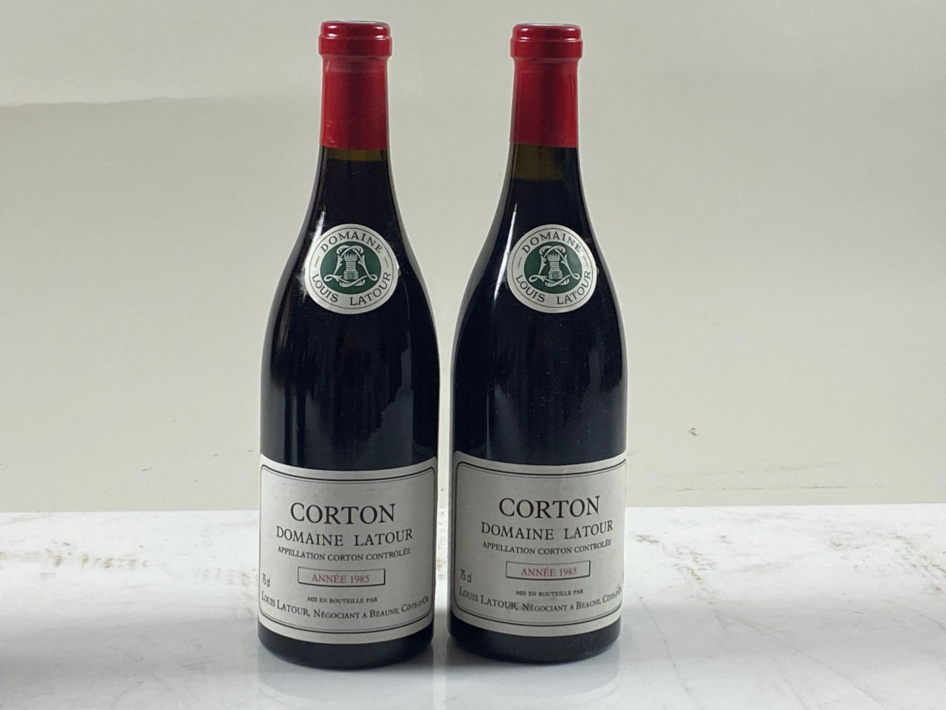 Null 2 botellas Corton Domaine Latour 1985 GC Louis Latour