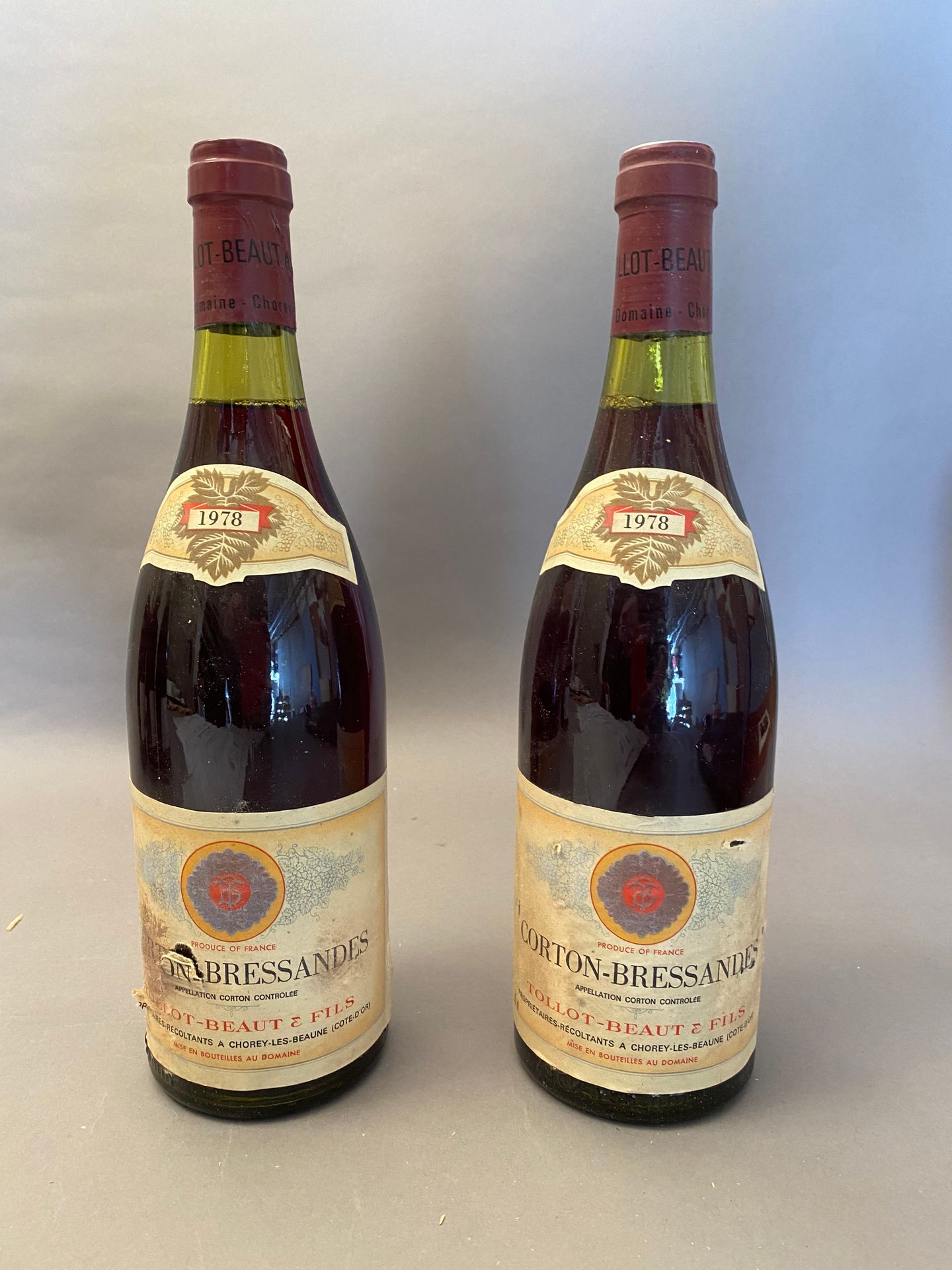 Null 2 bouteilles Corton Bressandes 1978 GC Dom Tollot-Beaut (étiq lég tachées, &hellip;