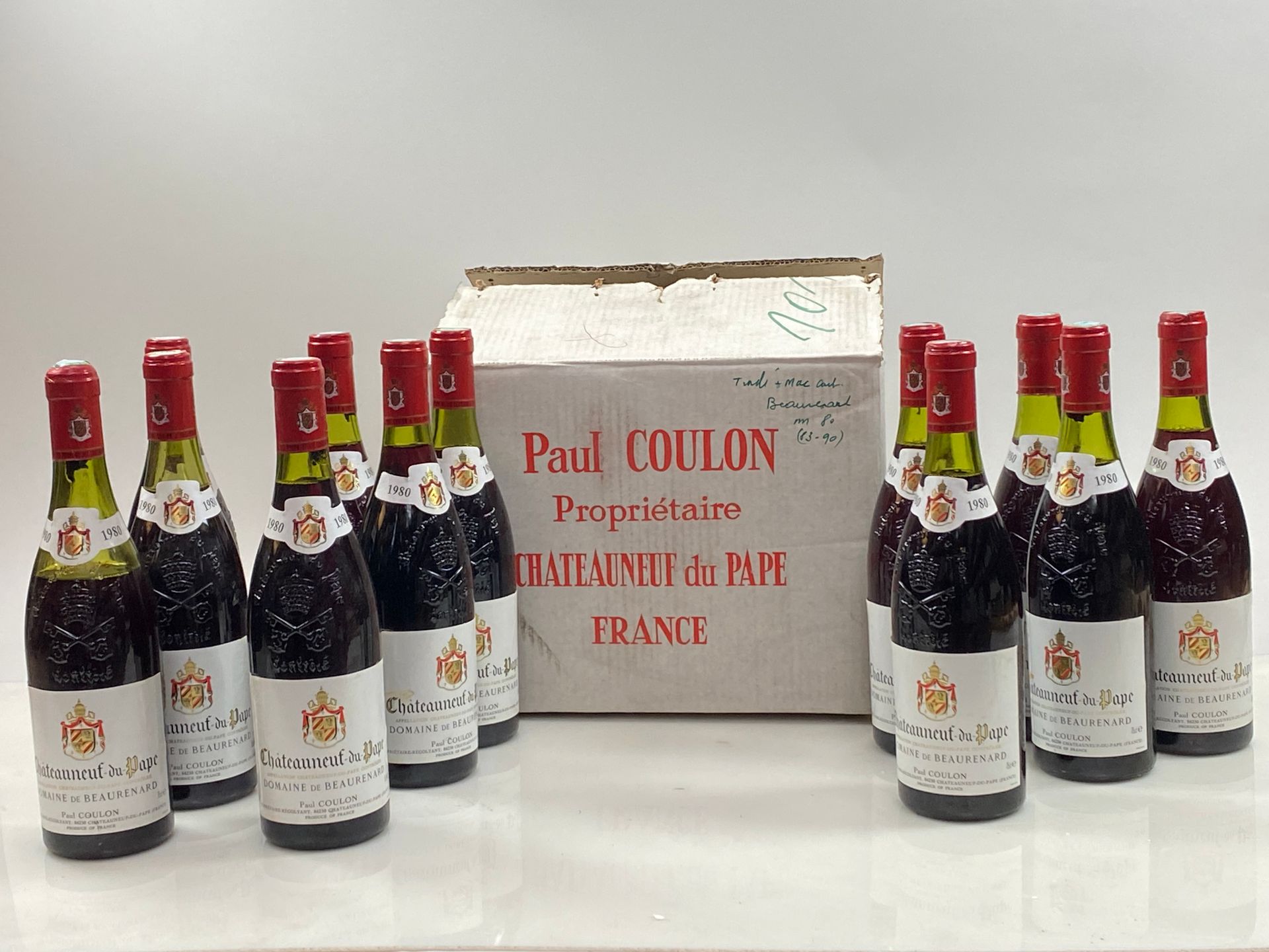 Null 12 bouteilles Domaine de Beaurenard 1980 Paul Coulon & F (carton d'origine)&hellip;