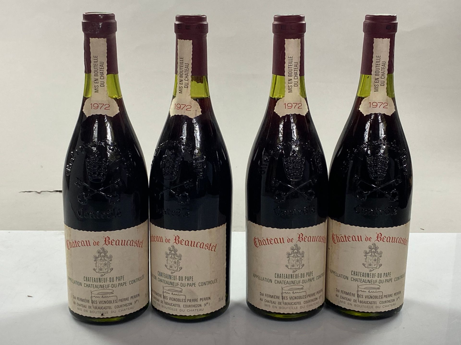 Null 4 Flaschen Château de Beaucastel 1972 Pierre Perrin