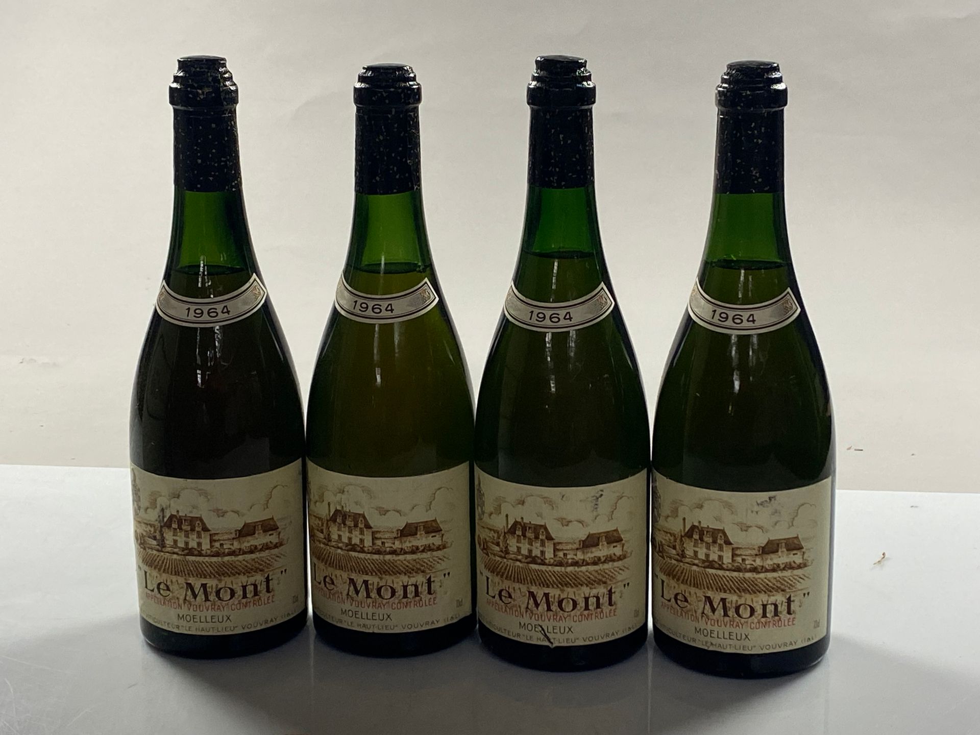 Null 4 bouteilles Vouvray le Mont Moelleux 1964 Domaine Huet