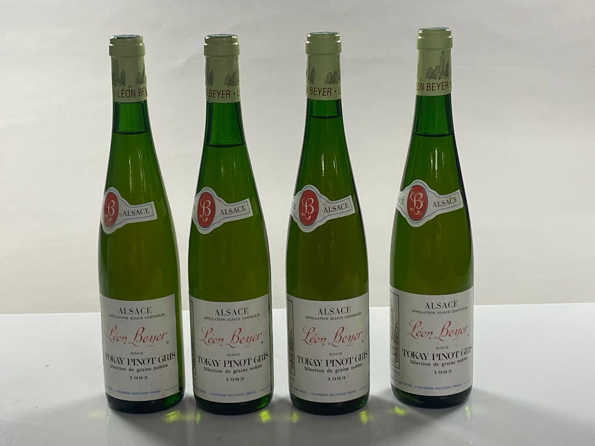Null 4 bottles Tokay Pinot Gris Sélection de grains nobles 1983 Léon Beyer