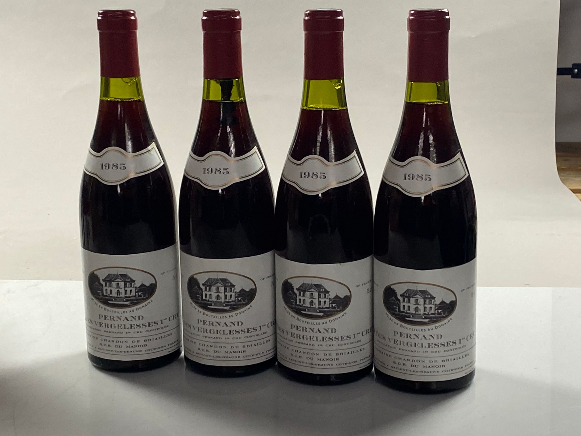 Null 4 bouteilles Pernand Ile des Vergelesses Cte Aymard de Nicolay 1985 1er C D&hellip;