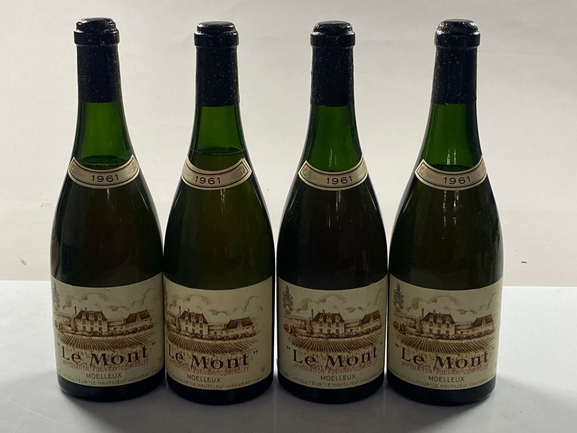 Null 4 bouteilles Vouvray le Mont Moelleux 1961 Domaine Huet (2 basses, 1 à 4, 1&hellip;