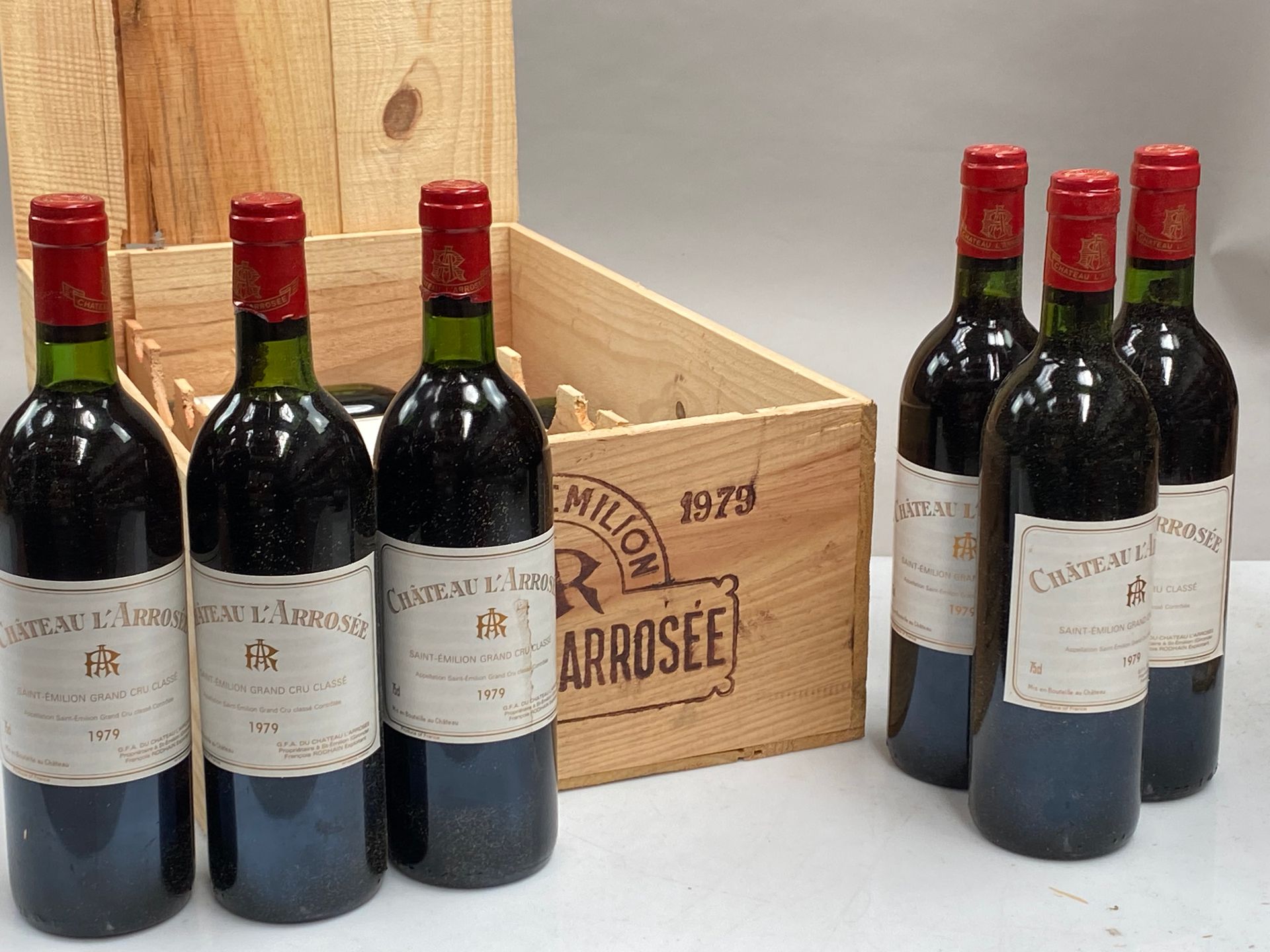 Null 12 bouteilles Château L'Arrosée 1979 GCC Saint-Emilion CB (3 BG, 2 NTLB)