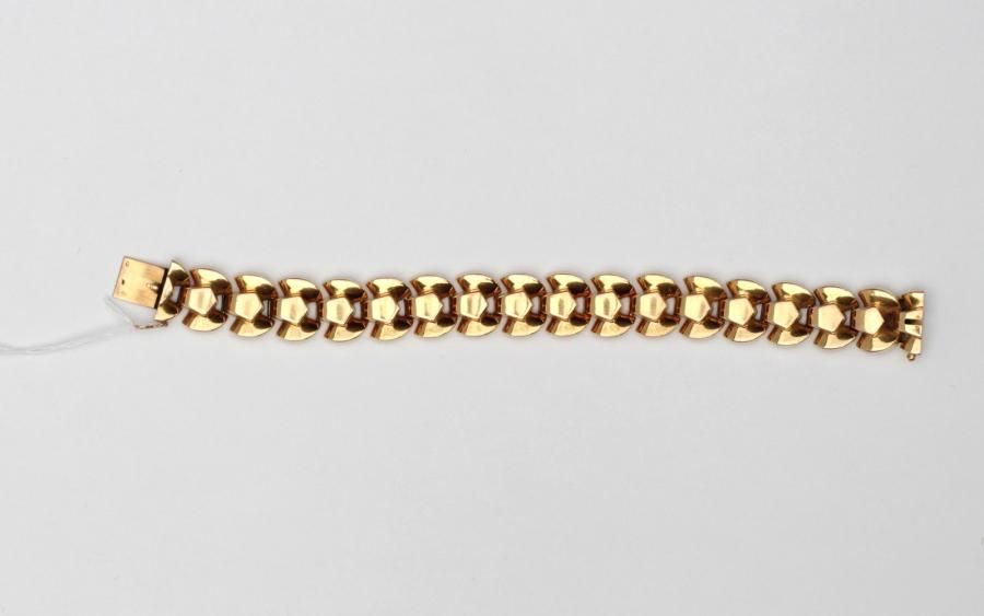 Null Bracelet en or jaune 750°/°° souple à motifs de chaînons de forme noeud. Lo&hellip;