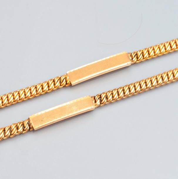 Null Deux bracelets d'identité en or jaune 750°/00, maille tressée et plaques vi&hellip;
