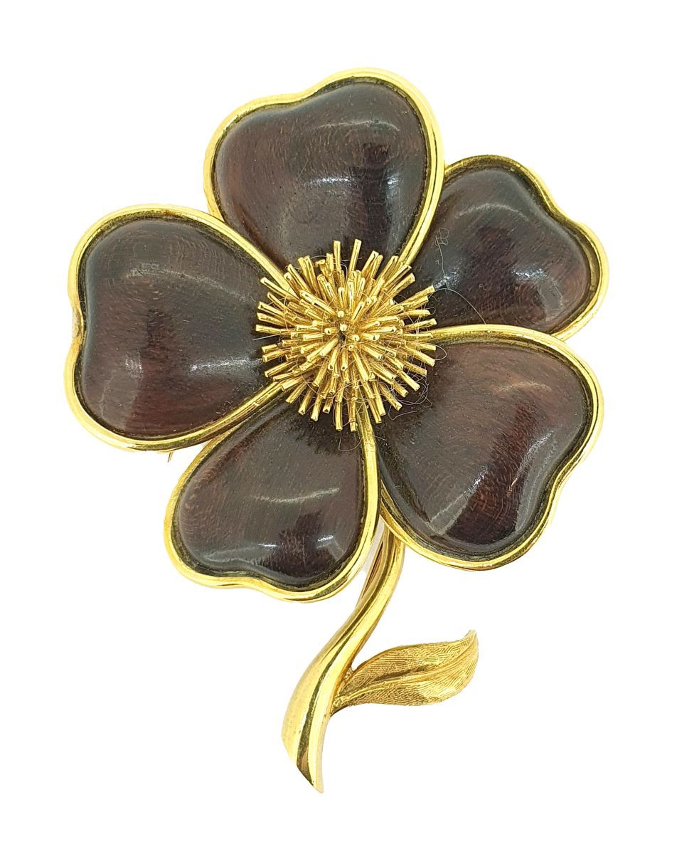 VAN CLEEF & ARPELS Clip de corsage "Clématite"
En or jaune 18k (750), à décor d'&hellip;