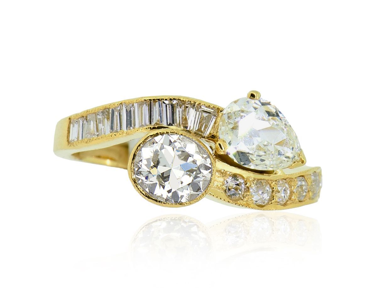 BAGUE TOI & MOI Diamond and yellow gold ring set with a pear and an old-cut diam&hellip;