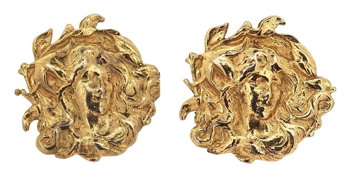PAIRE DE CLIPS D'OREILLES LIBERTY A pair of gold plated liberty earrings.
