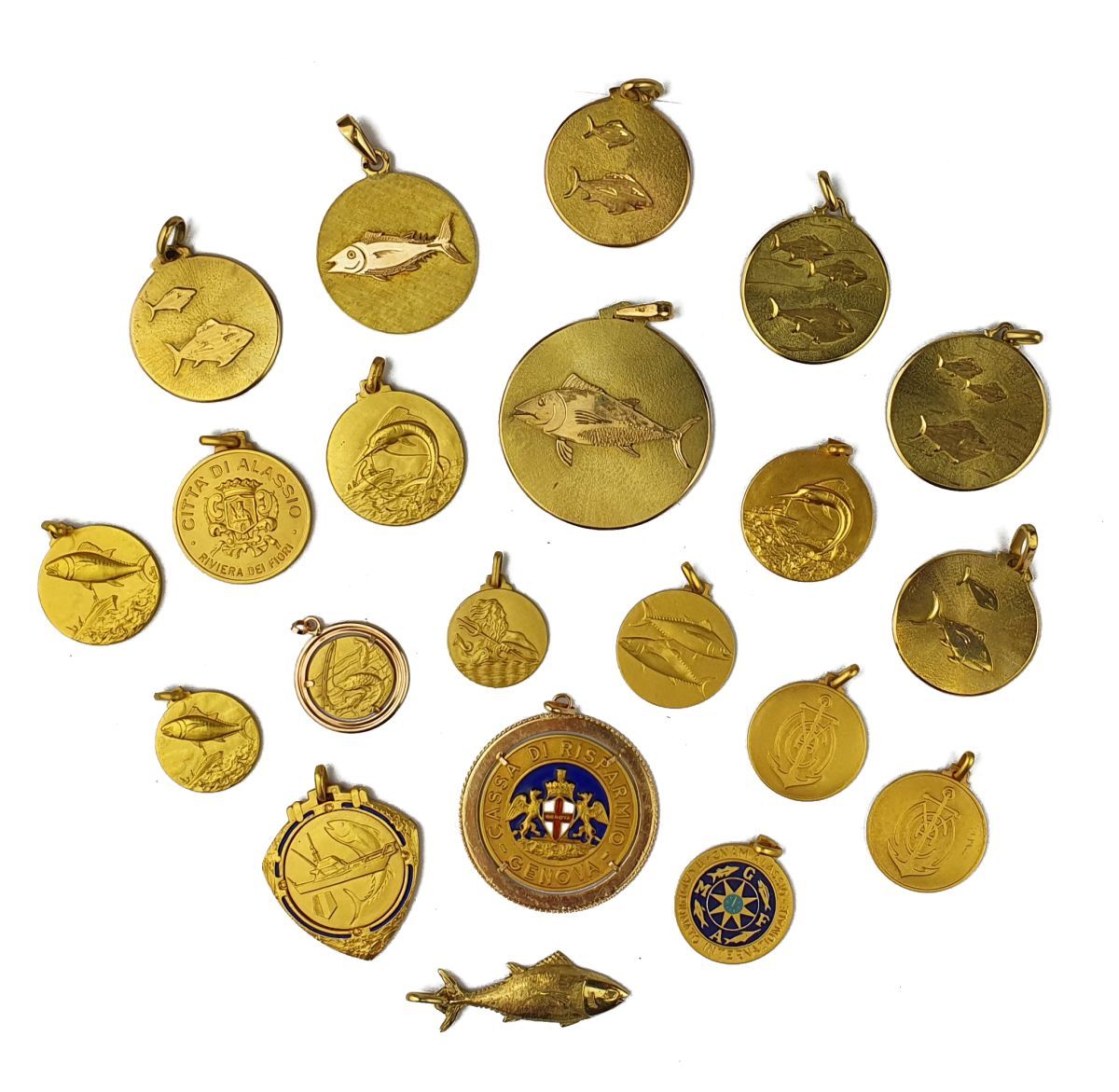 LOT DE 21 MEDAILLES COMMEMORATIVES A set of 21 commemorative 18k yellow gold med&hellip;