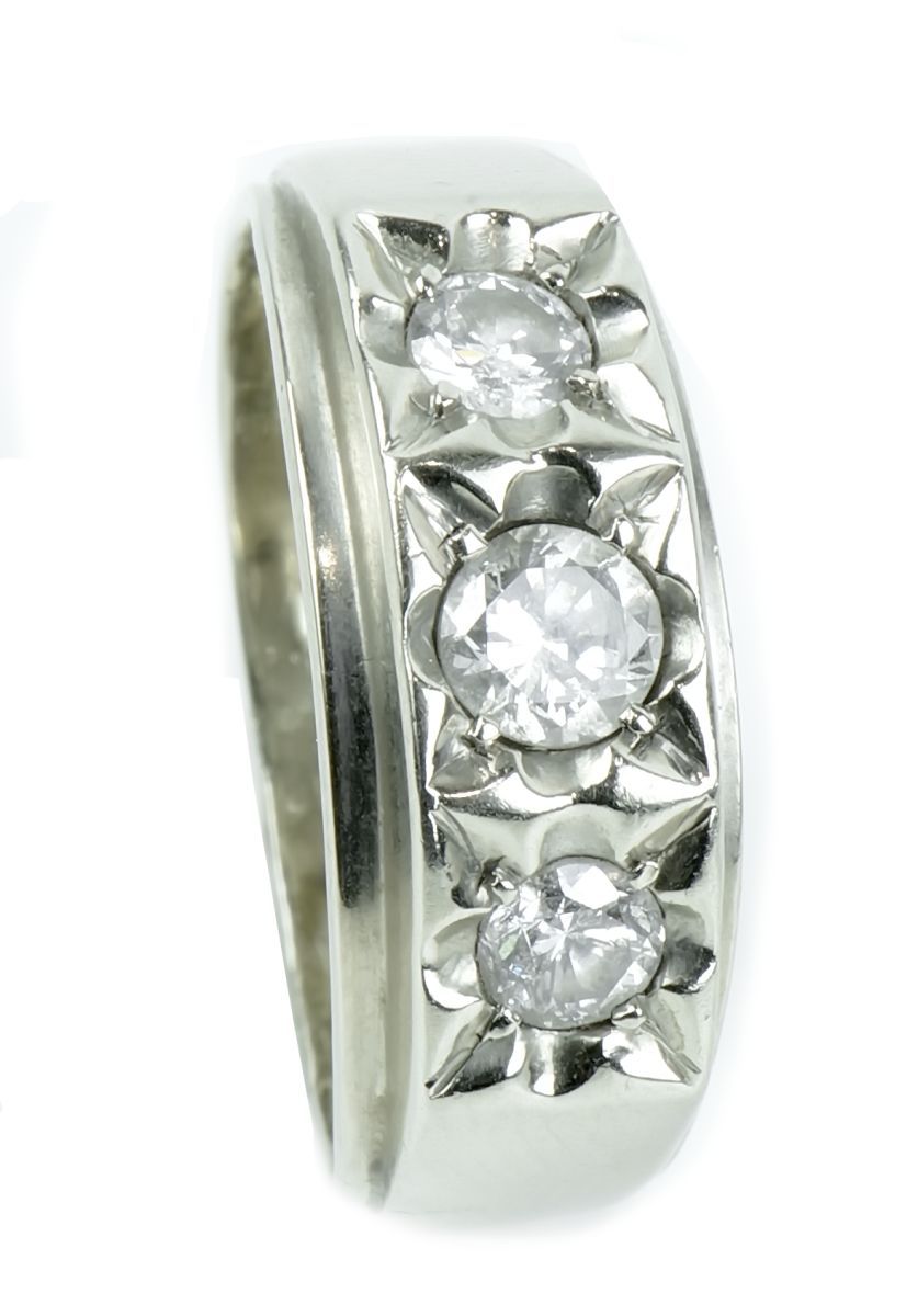 Bague Diamond and 18k white gold ring.