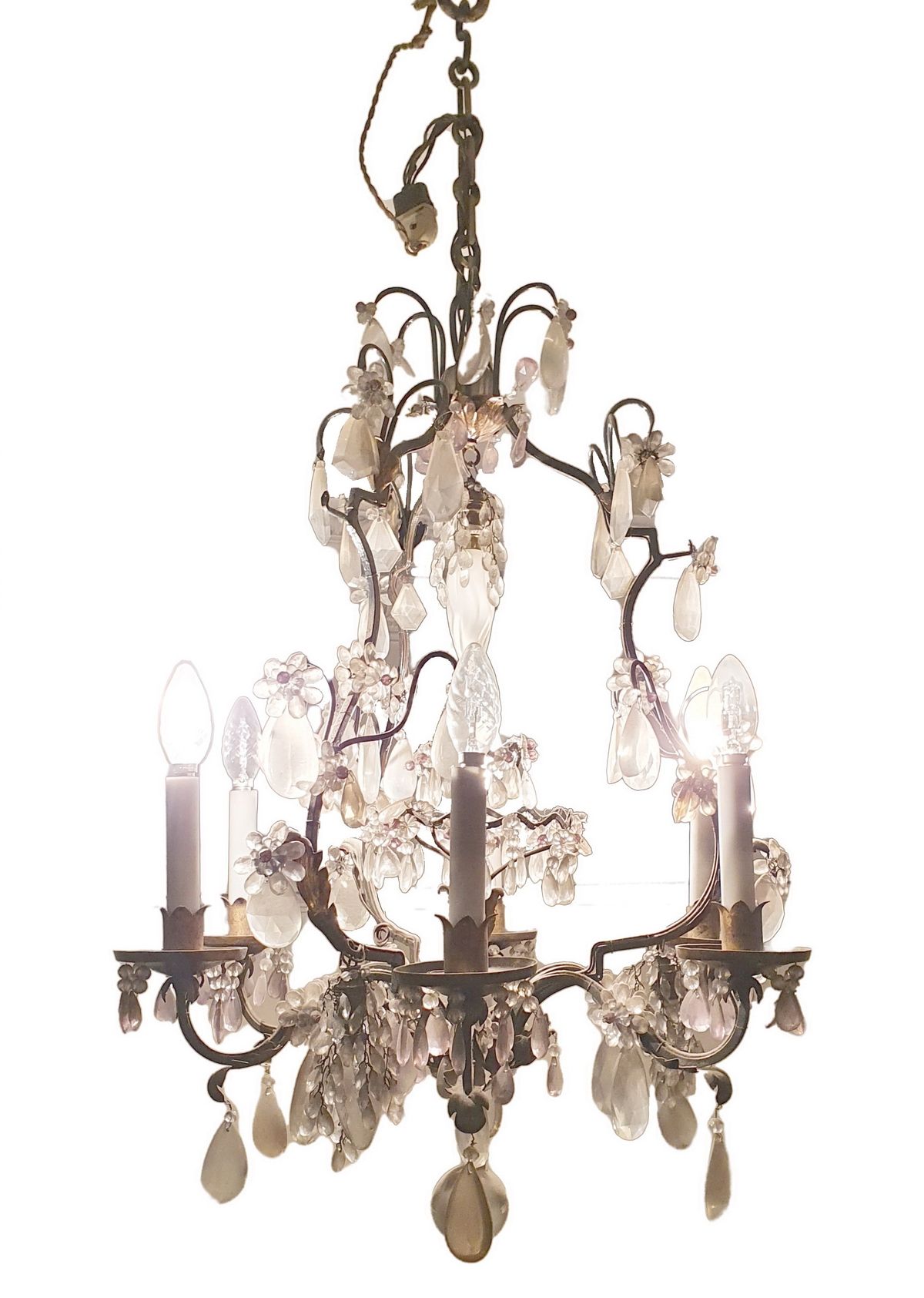 LUSTRE VERS 1920 
Con colgantes de cristal, con seis brazos de luz.

Dimensiones&hellip;