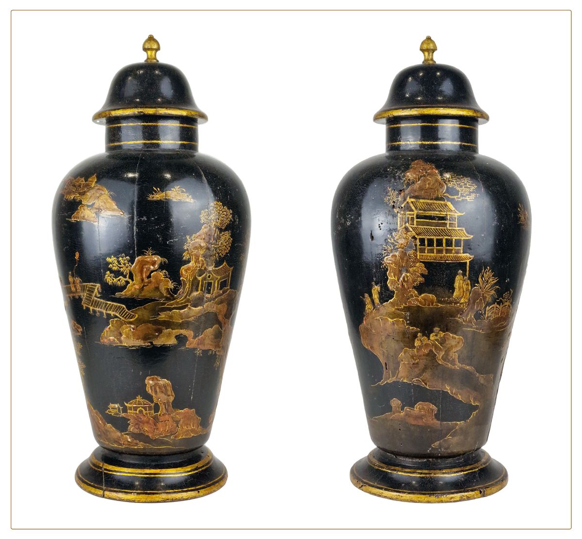 VENISE, ITALIE 18ème SIECLE Rare paire de vases couverts aux chinoiseries
De for&hellip;