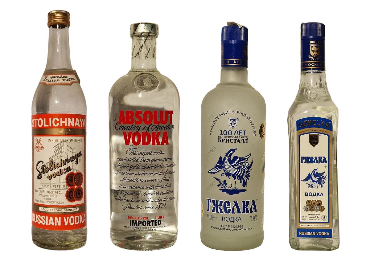 Lot de 4 bouteilles de Vodka russe