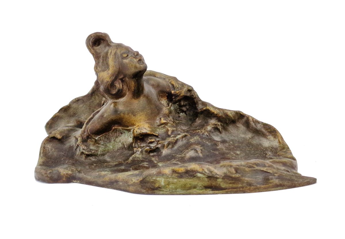 SOLOS Vide-poche d'époque Art-Nouveau

En bronze et métal stylisé d'une nymphe d&hellip;