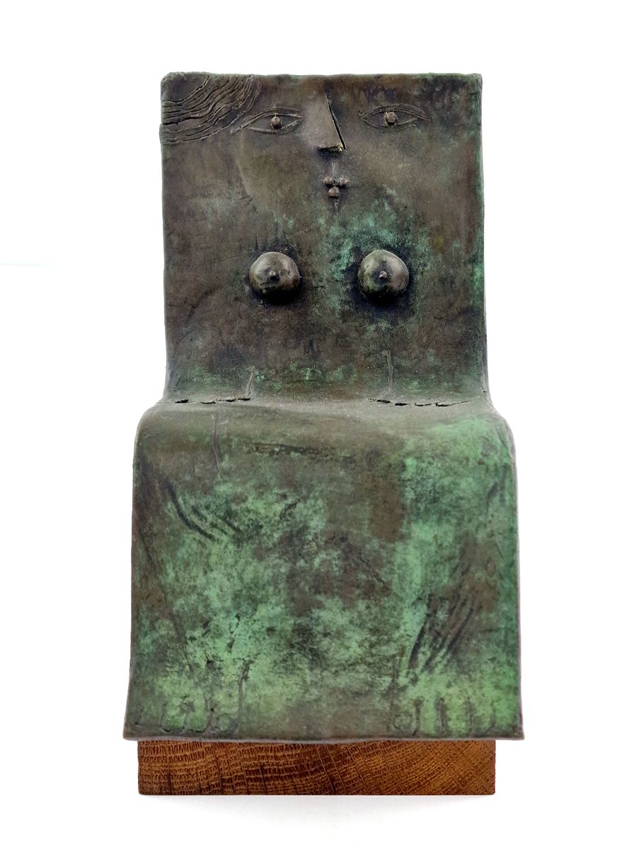 SAMI BRISS (1930) "坐着的女人

抽象雕塑，青铜材质，木质底座，带有绿色铜锈。已签名。
尺寸：高。20,7厘米

Sami Briss的 "F&hellip;