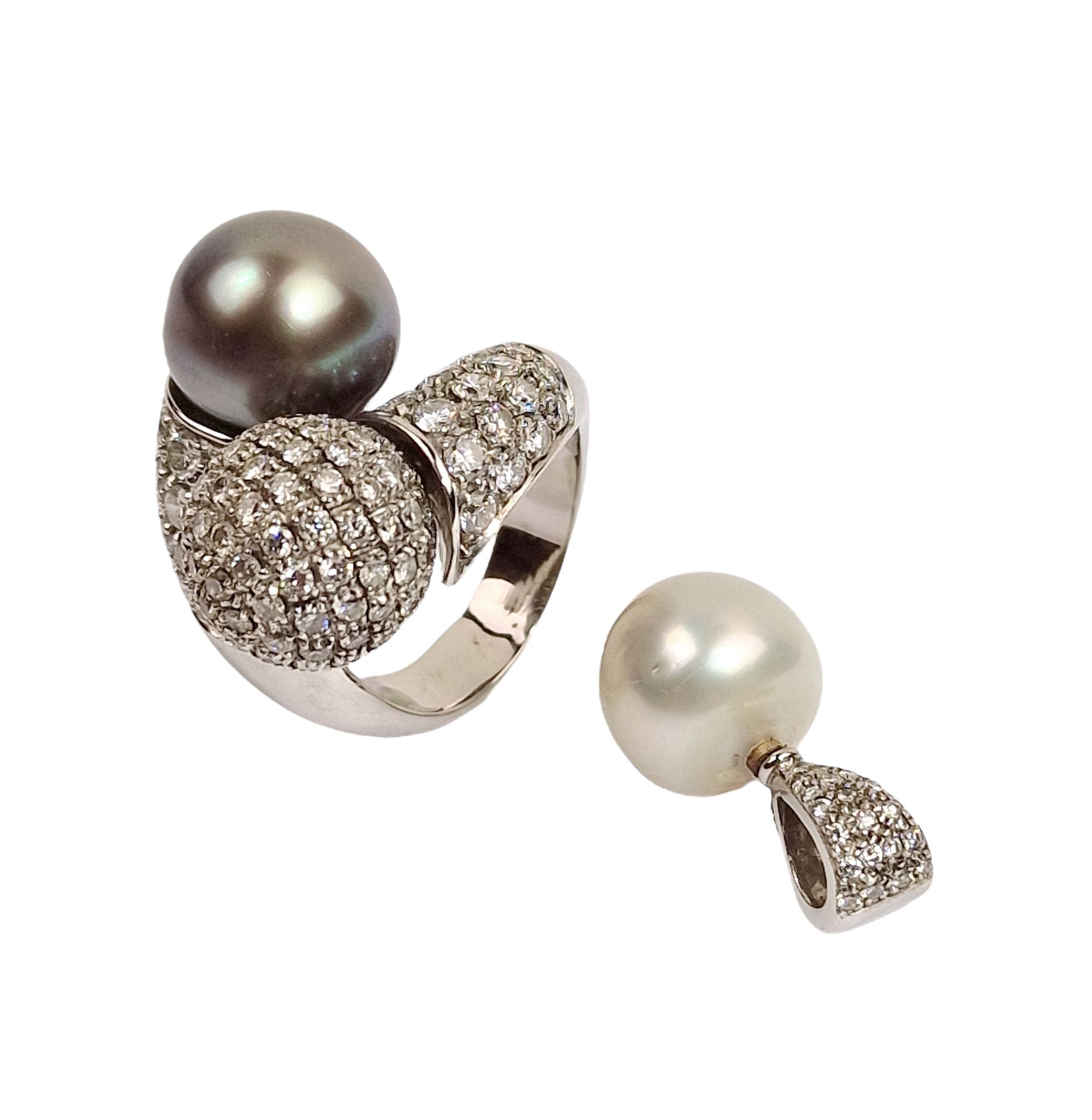 BAGUE TOI & MOI - PENDENTIF TRANSFORMABLE En or gris 18k (750), ornée d'une perl&hellip;