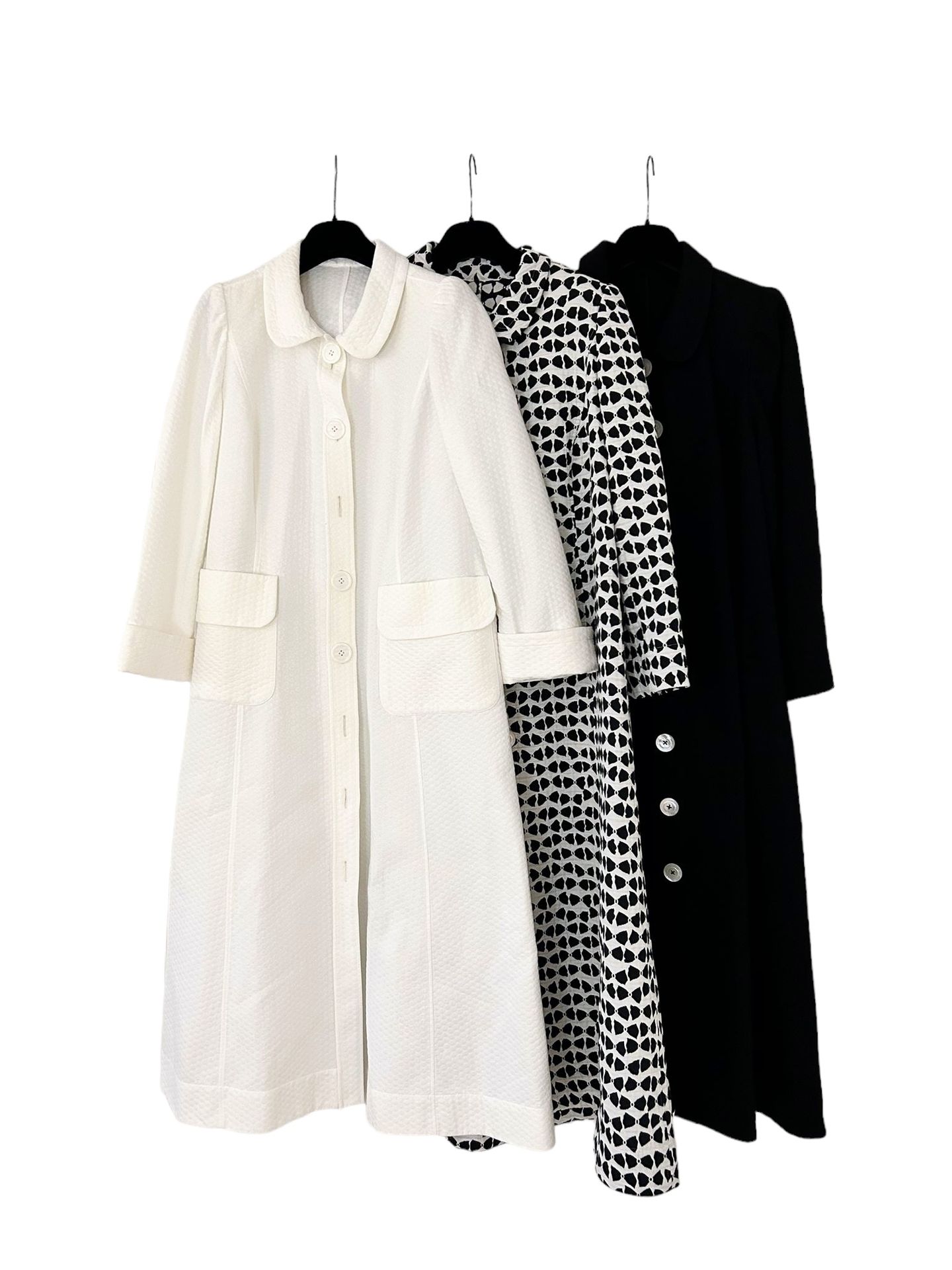 PIO O' KAN Suite de trois manteaux d'été, dame
En coton, de teinte noir et blanc&hellip;