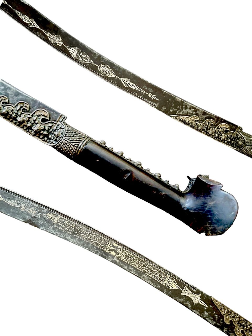 18th century Horn Hilted Ottoman (Yatagan) Sword 钢质剑身，带浮雕工艺的银质贴花牛角手柄，剑身镶嵌银片，奥斯曼文&hellip;