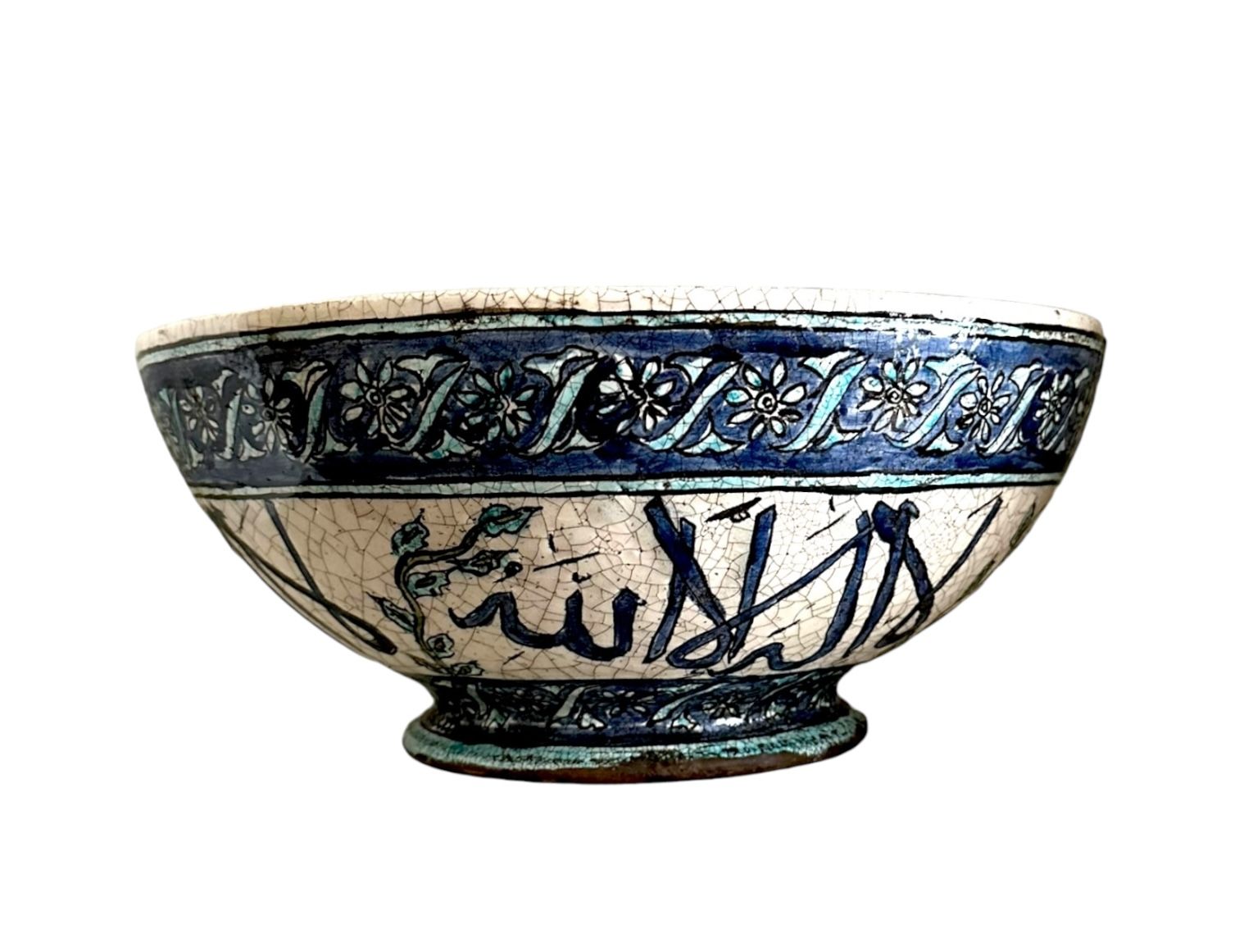 Ceramic Bowl Bol en céramique, 29x12 cm, sur fond blanc, avec décoration de fleu&hellip;