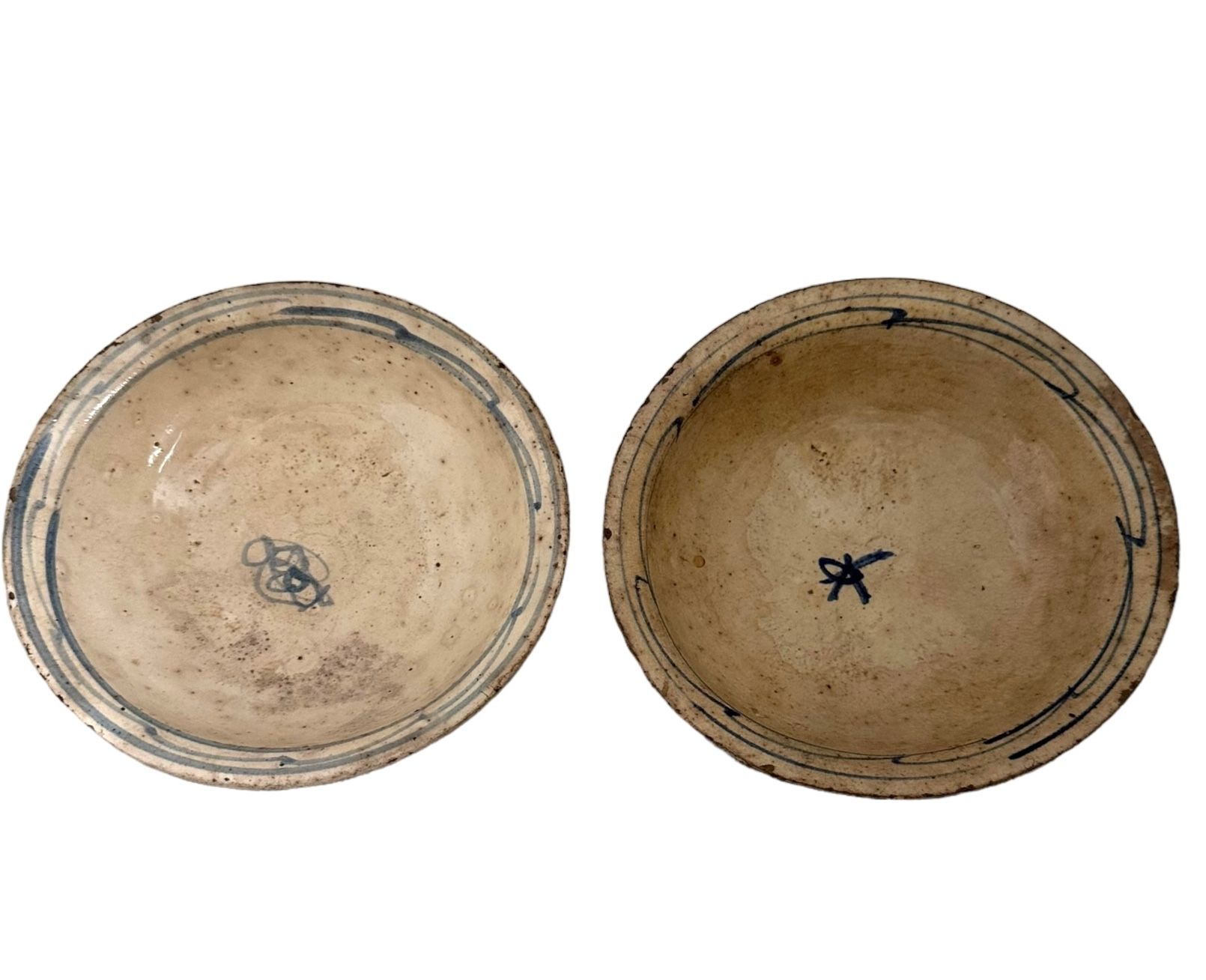 A Pair of 18th century Ceramic Bowl Double bol en céramique du 18e siècle à moti&hellip;