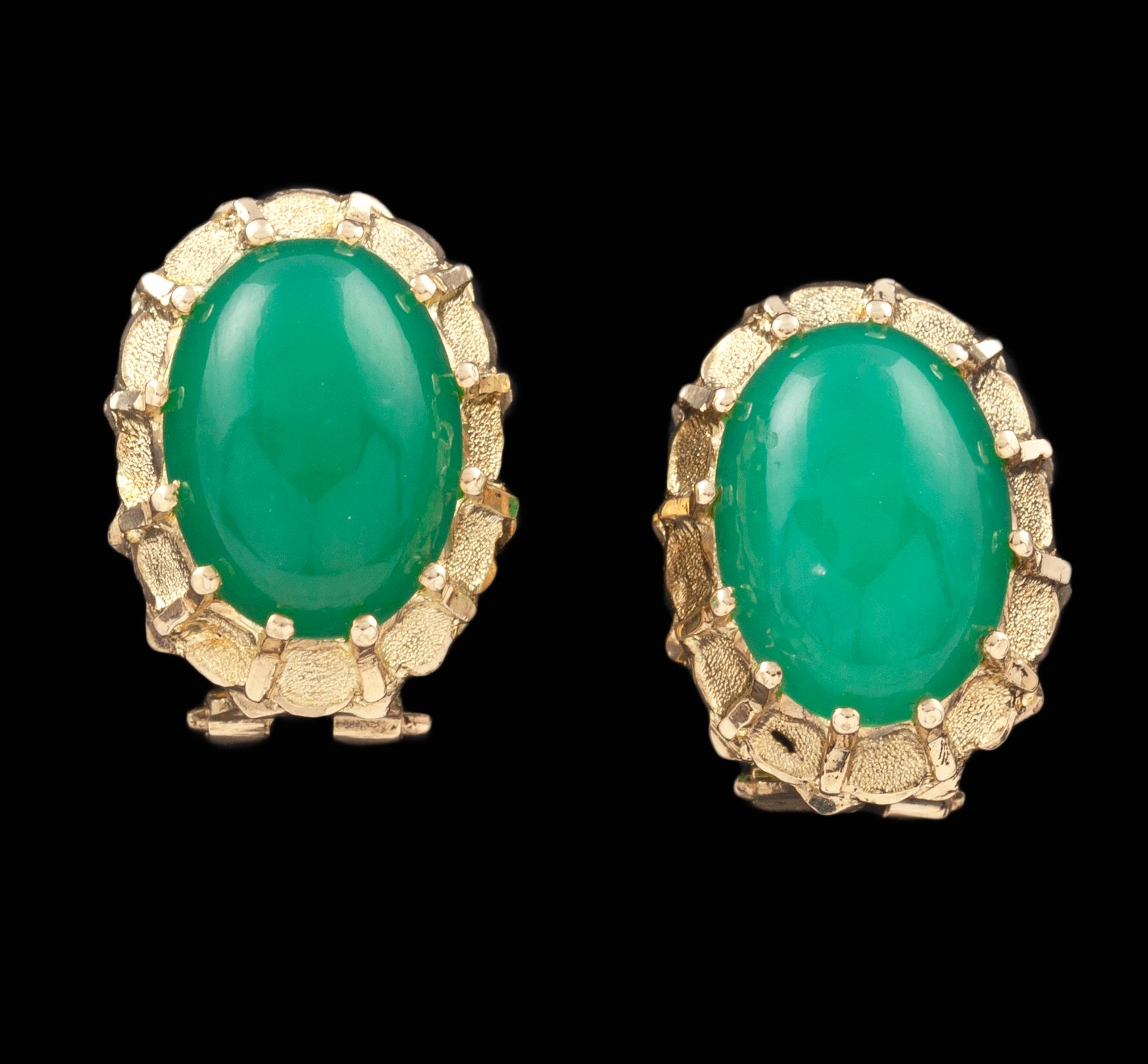 Null PAIR OF EARRINGS WITH CHRYSOPRASES IN 18 KT YELLOW GOLD Made in 18 kt yello&hellip;