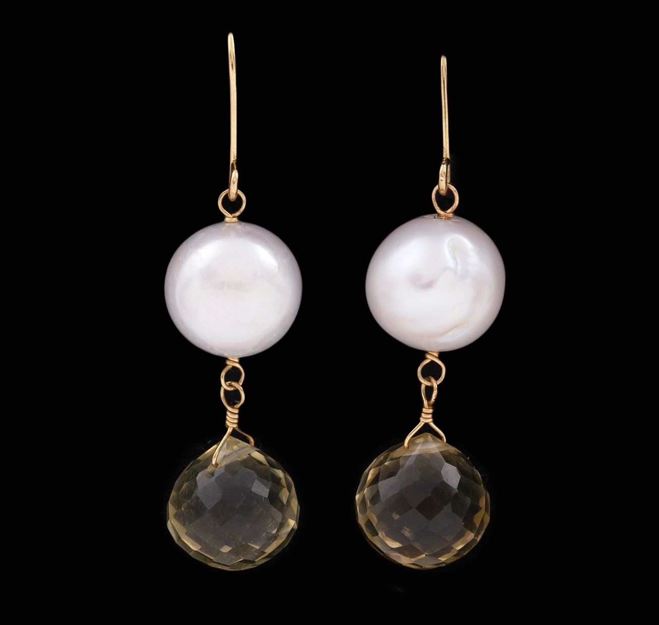 Null EARRINGS IN 18KT GOLD, CULTURED PEARLS AND CITRINES
Pair of earrings made i&hellip;