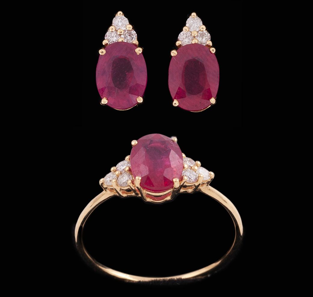 Null SET OF RING AND EARRINGS MADE IN 18KT GOLD, RUBIES AND DIAMONDS.
Set of rin&hellip;