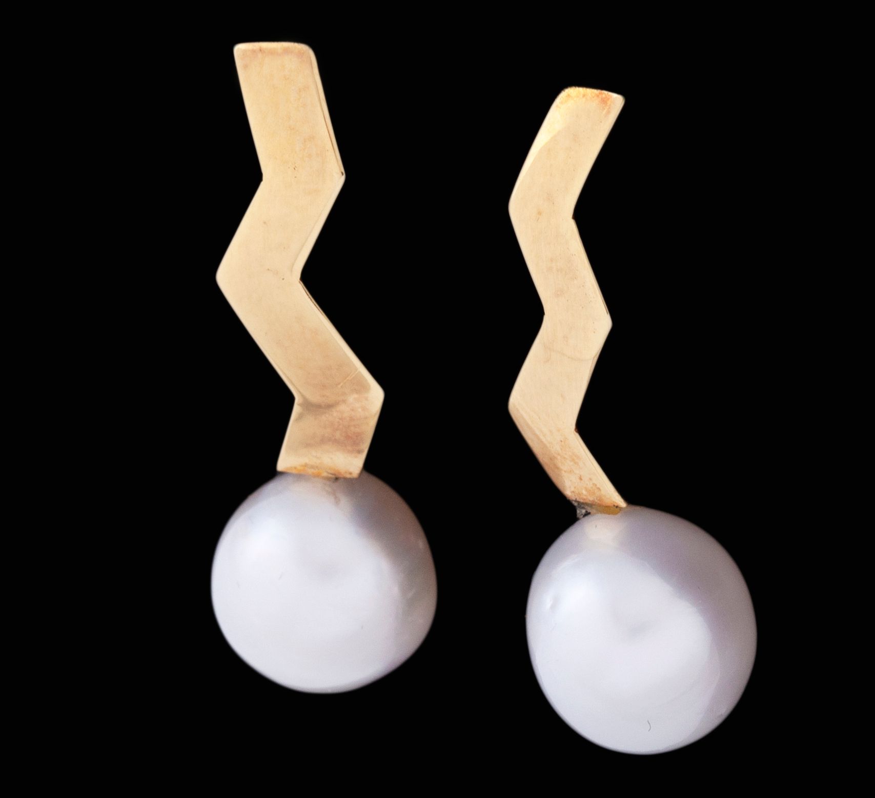 Null EARRINGS IN 18KT GOLD, CULTURED PEARLS AND DIAMONDS
Long earrings made in 1&hellip;