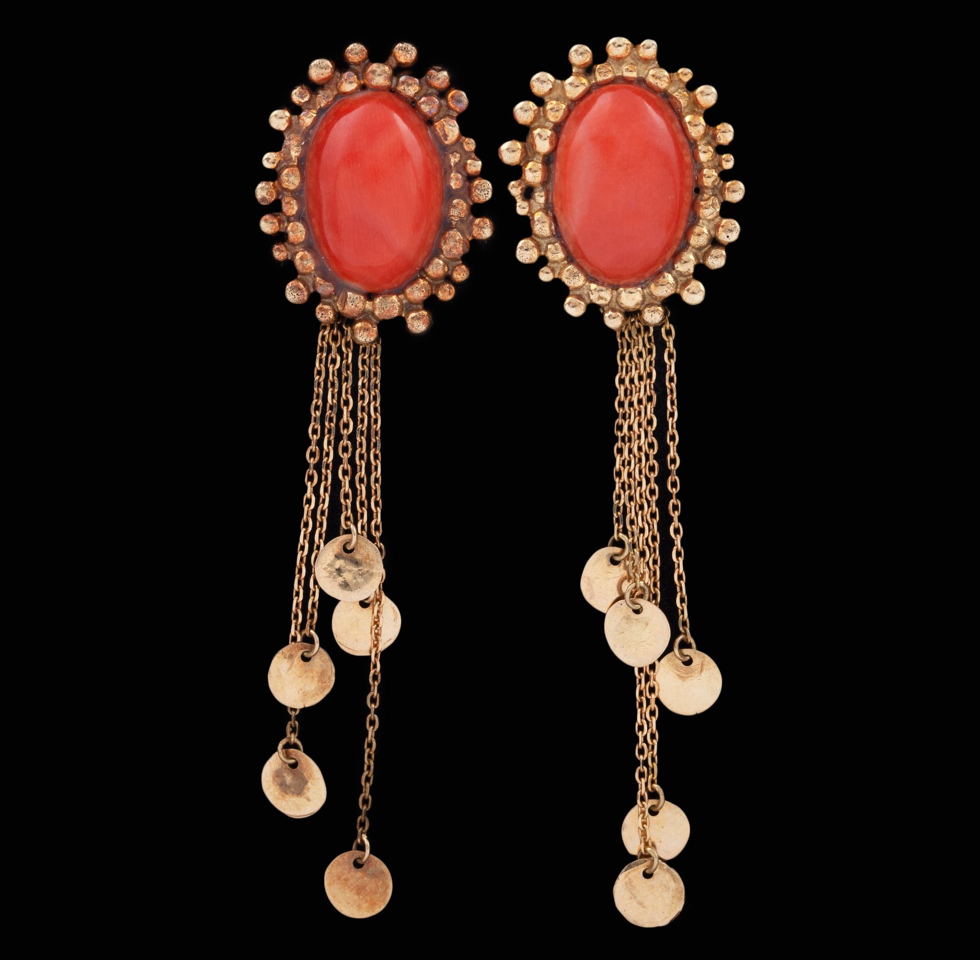 Null 18KT GOLD AND CORAL EARRINGS
Earrings made in 18kt gold formed by oval cabo&hellip;