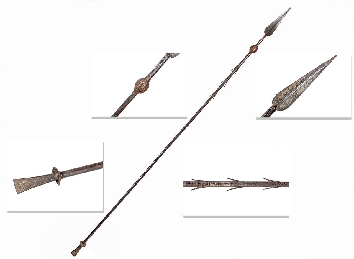 Null Grande lance indo-persane entièrement en fer avec boule d'arrêt en cuivre à&hellip;
