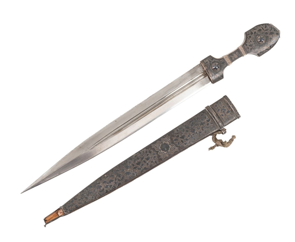 Null Kaukasisches Kinjal-Messer aus Silber mit Niello und Punzierung 
Stahlkling&hellip;