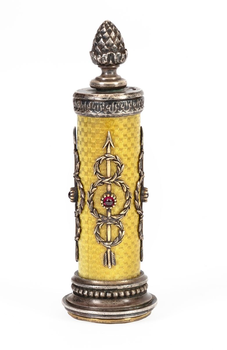 Null Silver seal 88 zolotniks (916 thousandths) with yellow enamelled decoration&hellip;