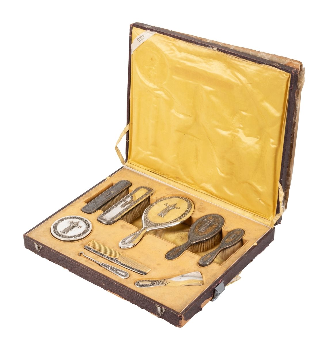 Null Thailand, 20th century 
Box containing a nine-piece silver toiletry set wit&hellip;