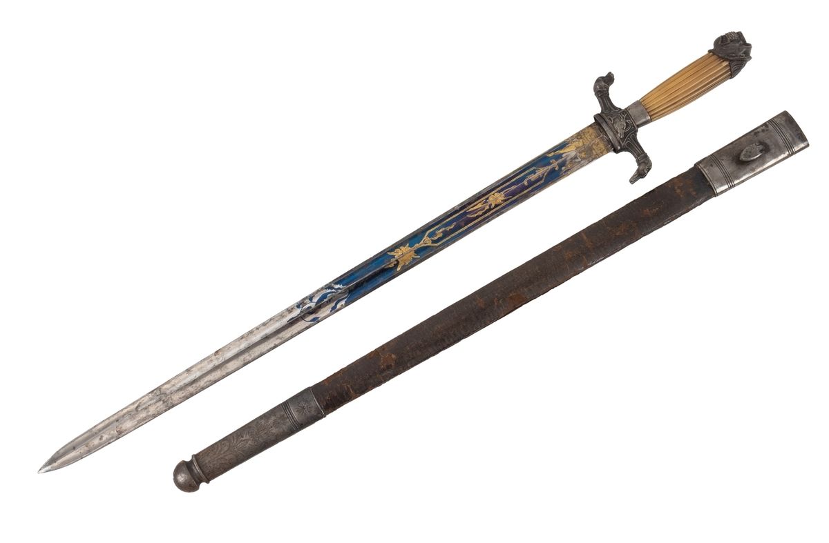 Null Französisches Jagdmesser aus Eisen mit Löwenkopfknauf 
Griff aus blondem Ho&hellip;