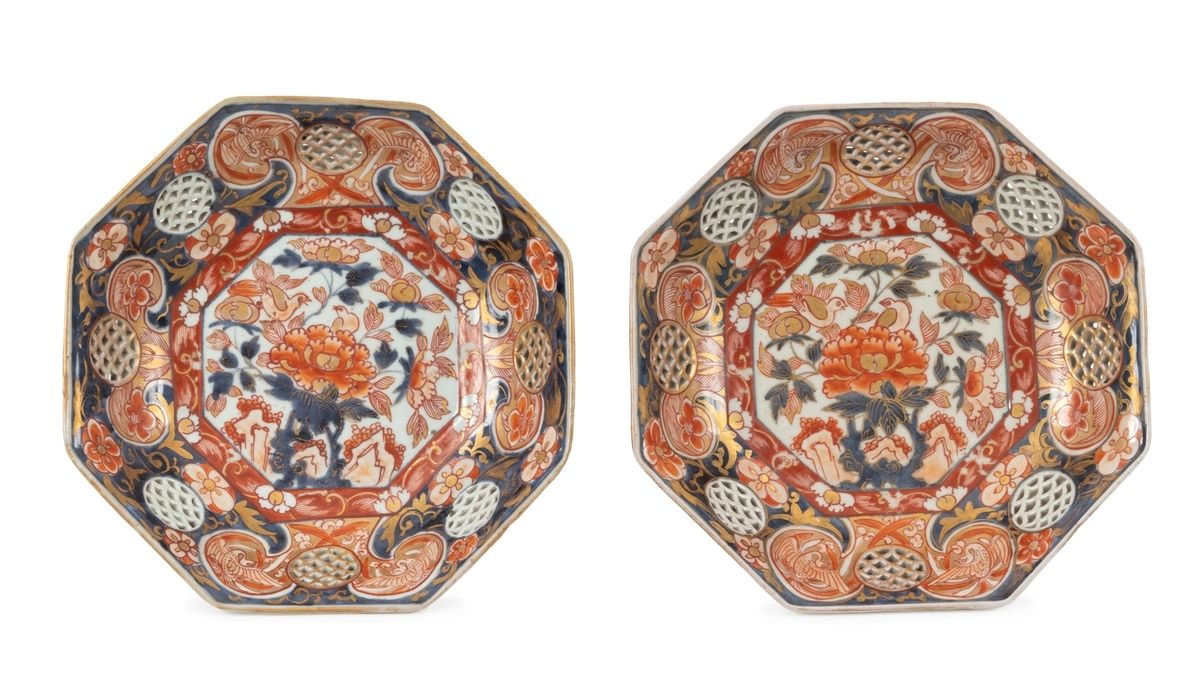 Null Japan, 19th century
Pair of octagonal openwork porcelain dishes with Imari &hellip;